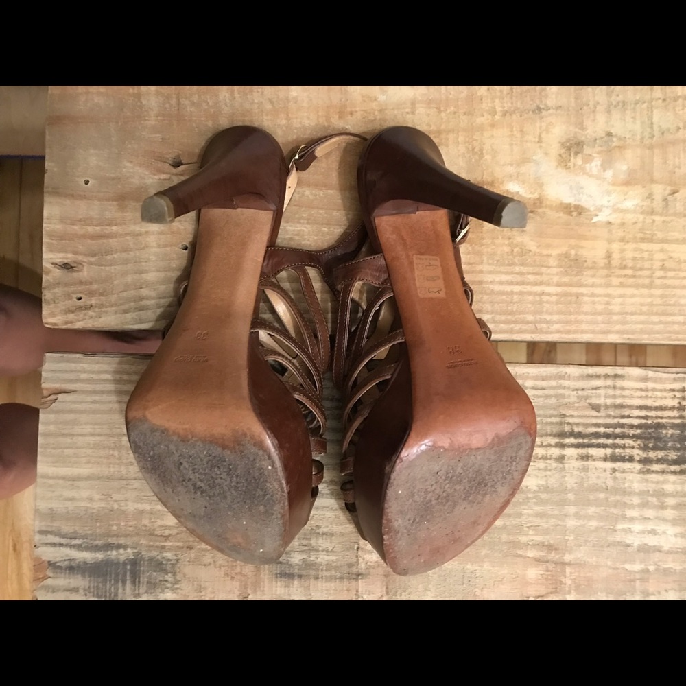 Barney’s Platform Sandals - Picture 3 of 6
